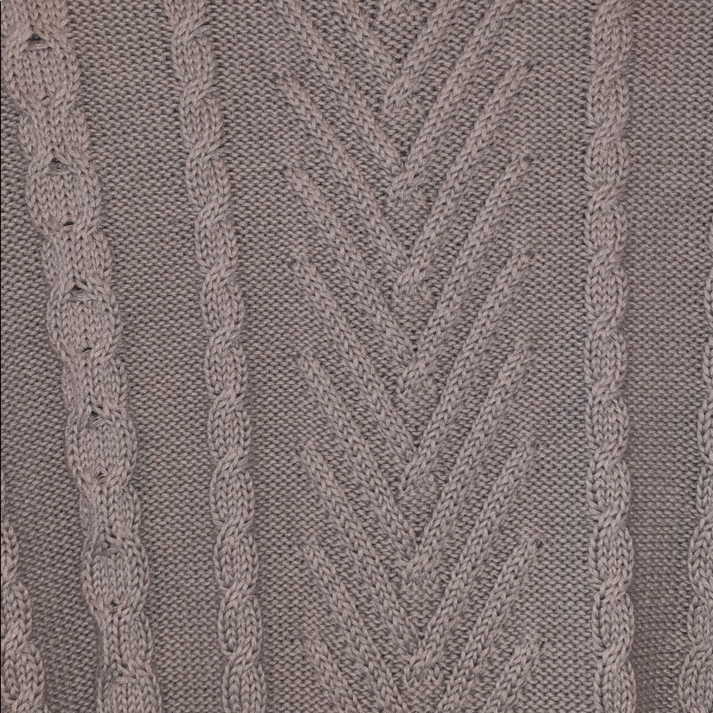 sweater - Picture 3 of 4